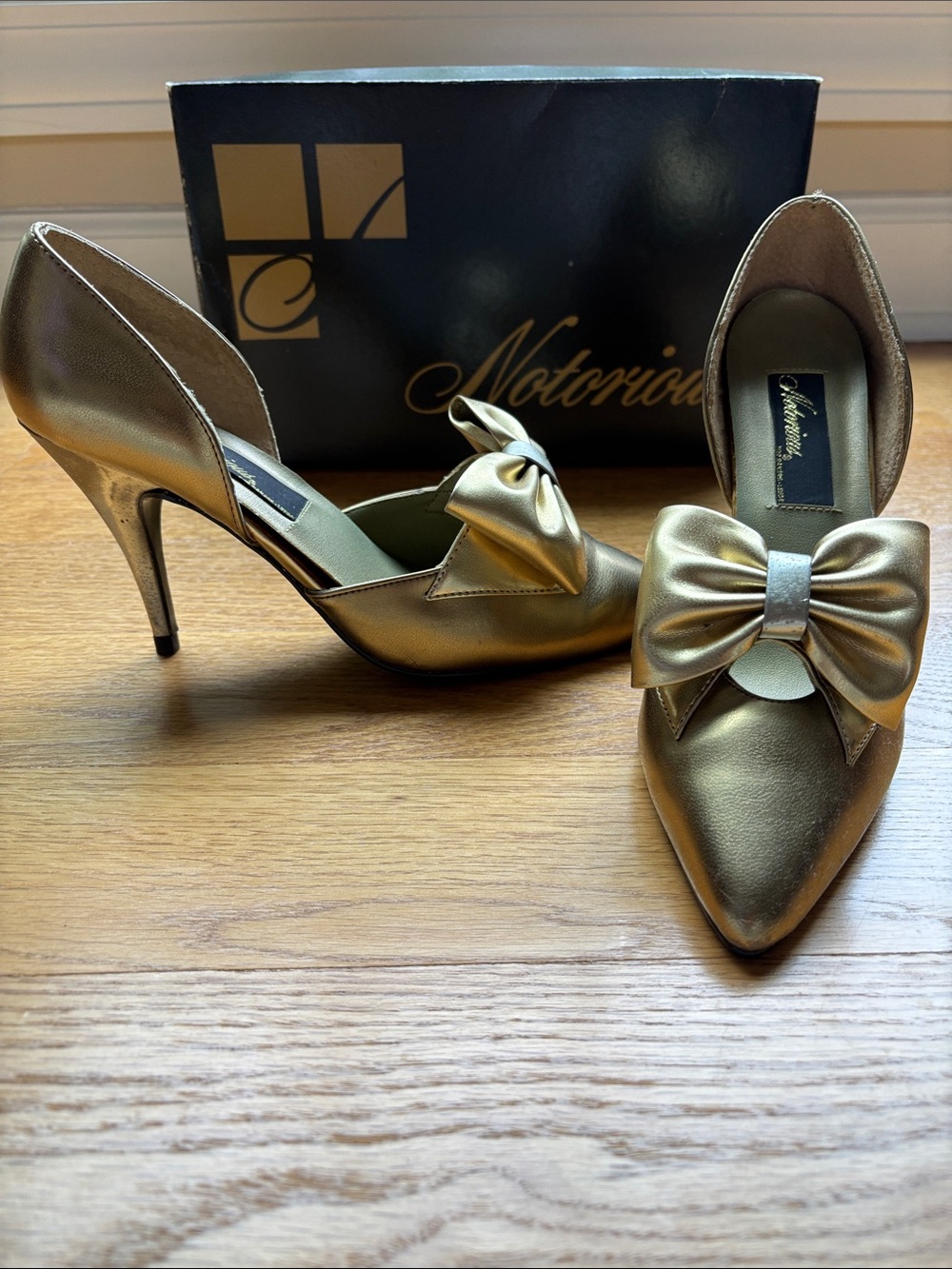Vintage 1970’s Notorious Gold Pointed-Toe Bow Stiletto Heels for Women